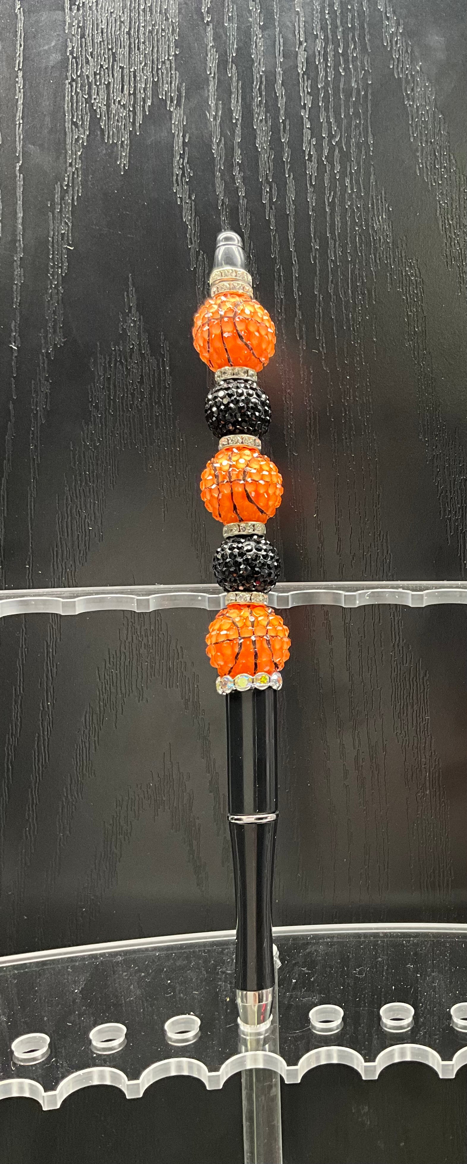 Basketball pen